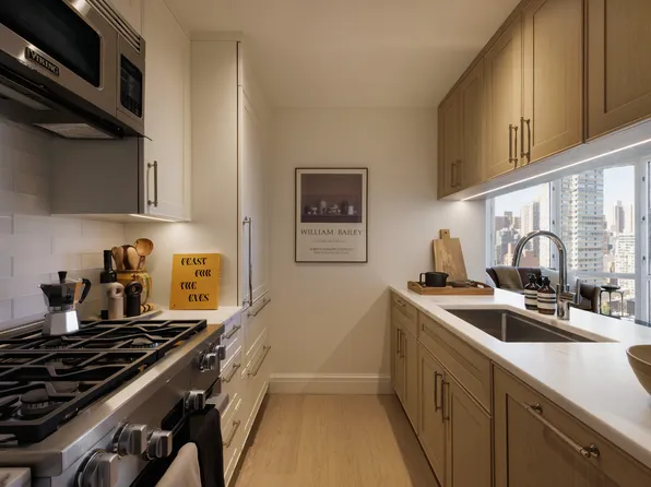 400 East 84th Street image 3 of 19