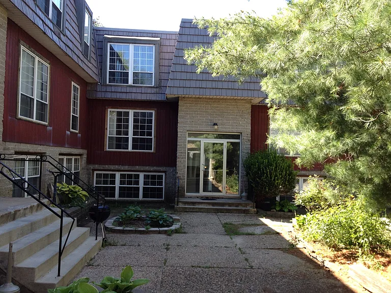 Private courtyard