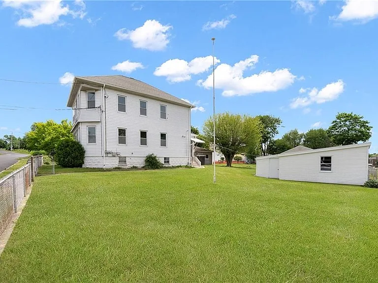 87 Lyman Ave — Photo 16