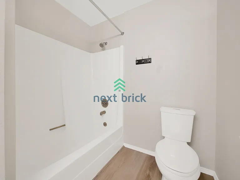 1270 Bellevue Way NE #3 — Photo 13