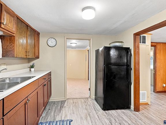 3rd image of 1502 E 12th St