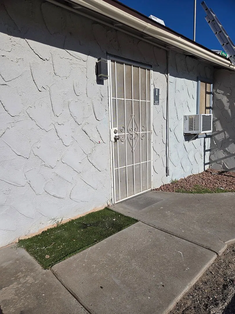 1633 Palm St. — Photo 3