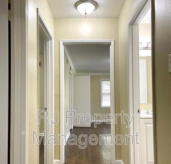 3284 Parham St — Photo 24