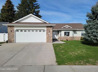 8847 N Fitzue Dr, Hayden Lake, ID 83835