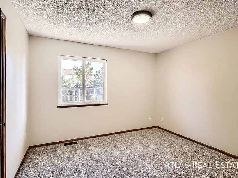 8420 Candleflower Cir — Photo 10