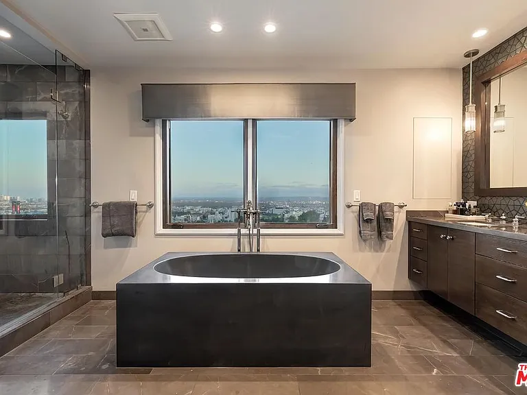 6910 Los Tilos Rd — Photo 32