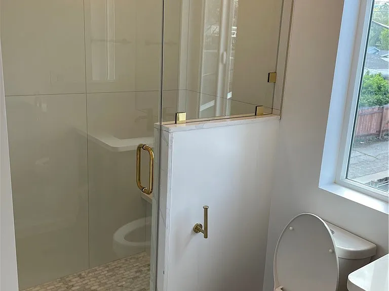 24308 Victory Blvd #24308 — Photo 8