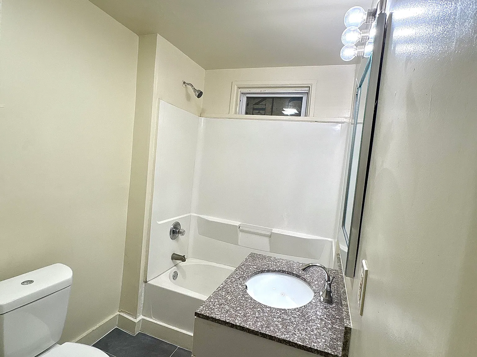 4 bed, 1200 sqft, $2,200 — Photo 4
