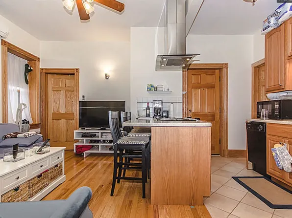 97 Myrtle St, Boston, MA 02114