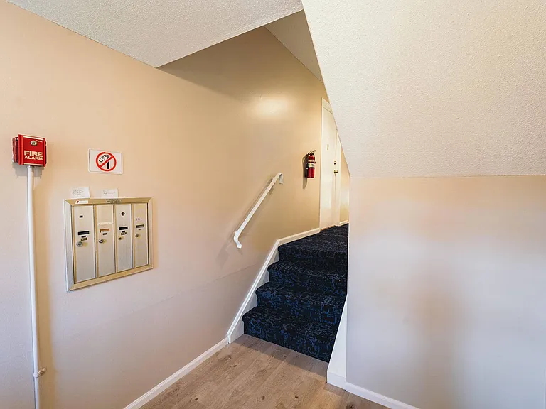 BAY SHORE APARTMENTS — Photo 22
