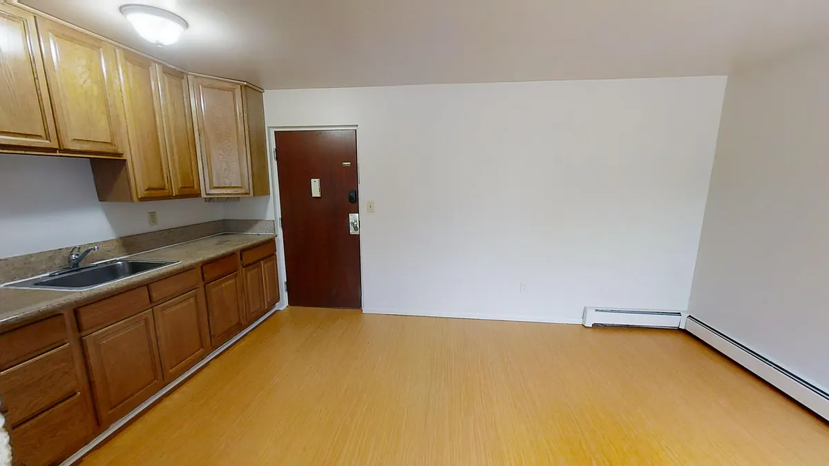 Building Photo - 723 S Main St #B