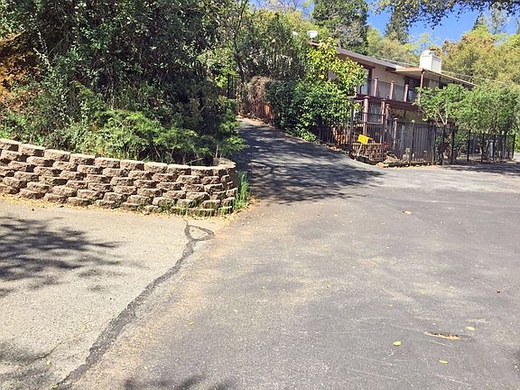 5th image of 40 Hollenbeck Ln