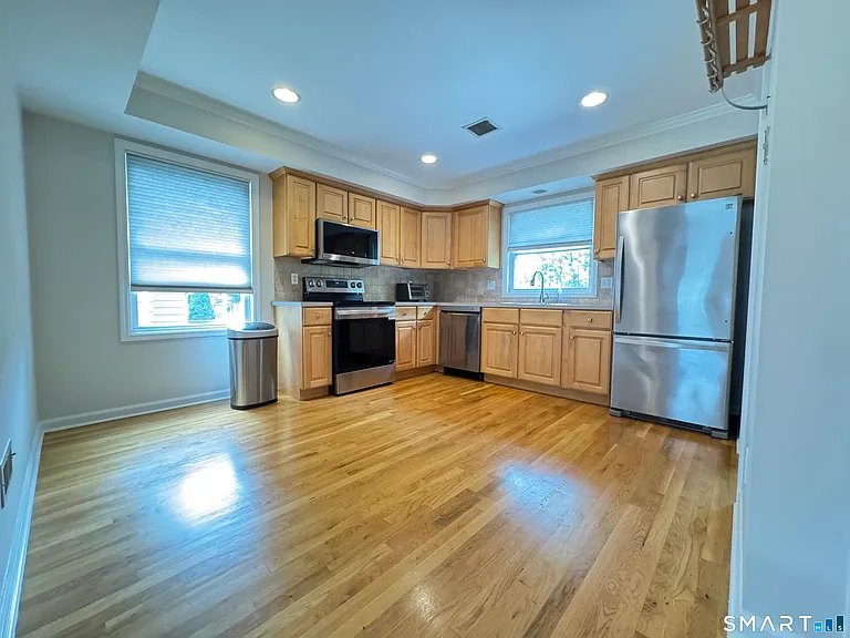 17 Glenwood Ave #A — Photo 4