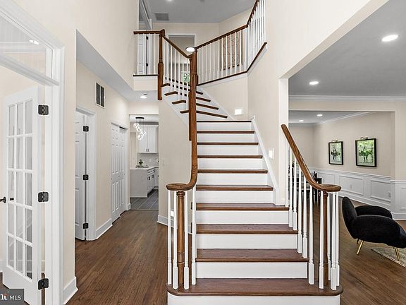 4th image of 4 Black Pine Ln