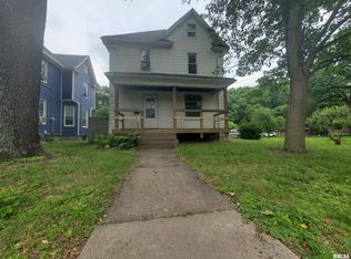 712 E 3rd St #A, Moline, IL