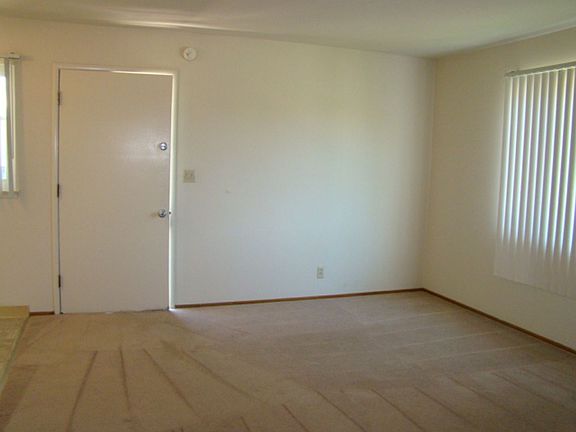 3rd image of 971 Whitethorne Dr APT N