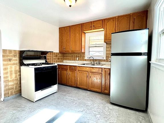 5th image of 634 S Prairie Ave