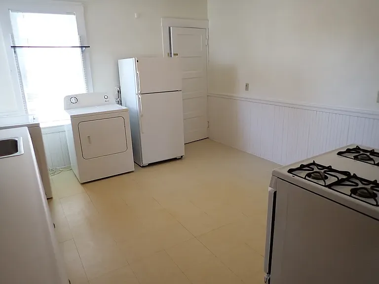 265 Ash St #2 — Photo 4