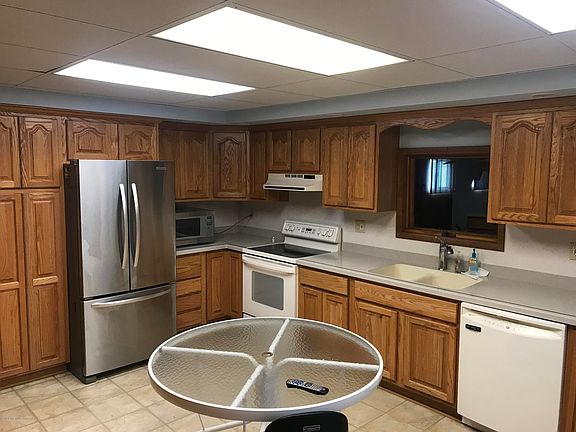 3rd image of 365 N Rebecca Ave