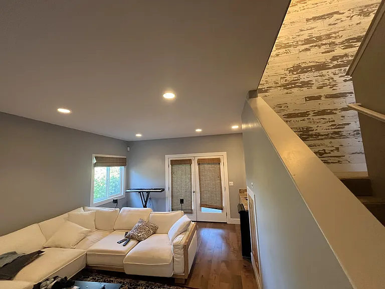 324 Selma St — Photo 17