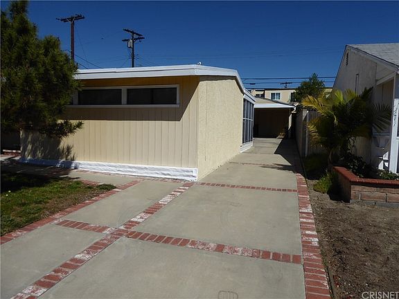 3rd image of 8406 Bardwell Ave