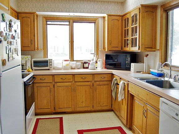 5th image of 1130 Pearce Dr