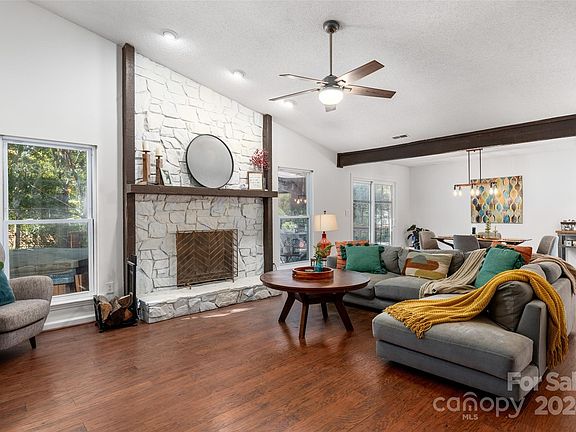 4th image of 6600 Danbrooke Park Dr