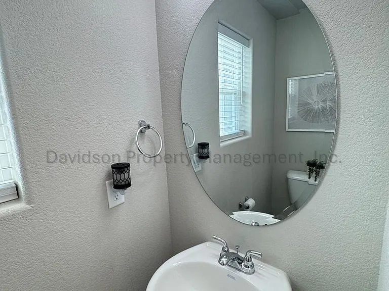 11054 Avena Rd — Photo 4