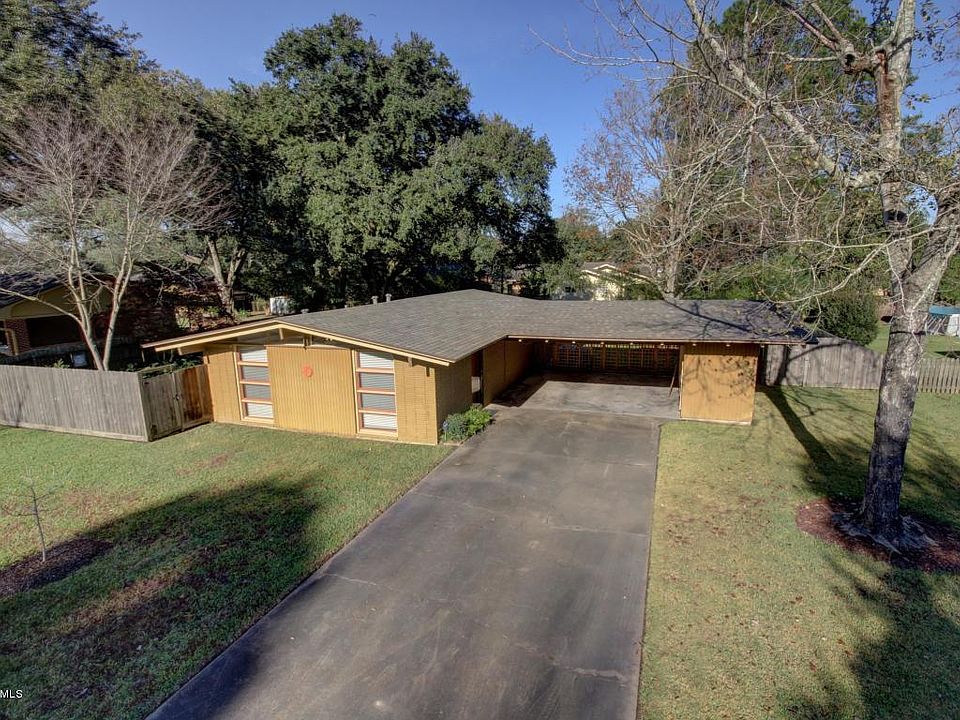 1st image of 105 Melrose Dr