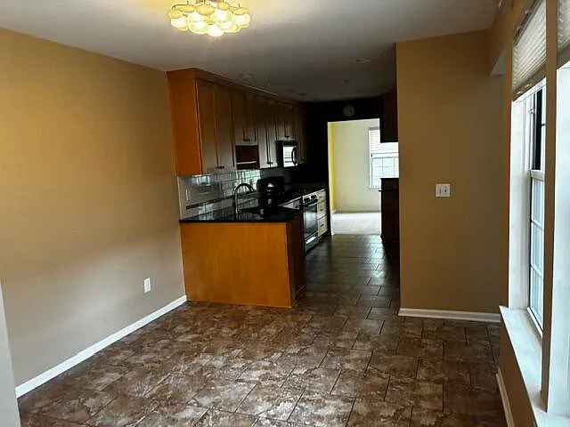4314 Hillside Dr — Photo 6