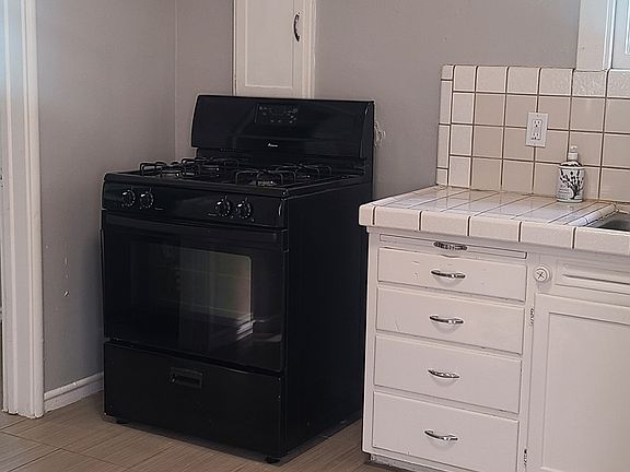 3rd image of 2726 U St APT A