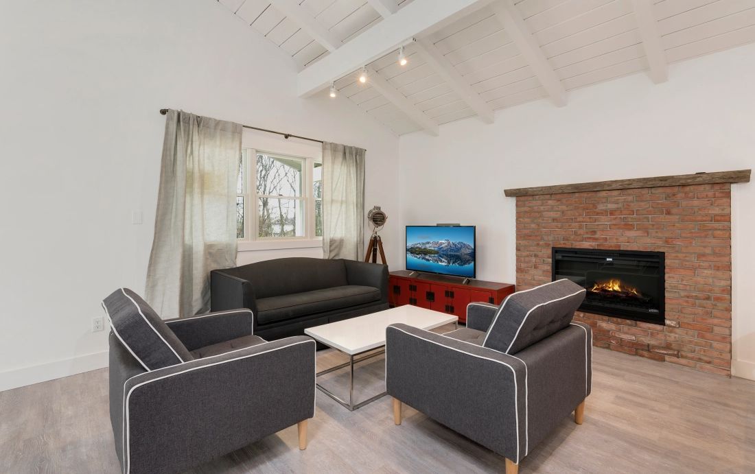  Living Room with Fireplace