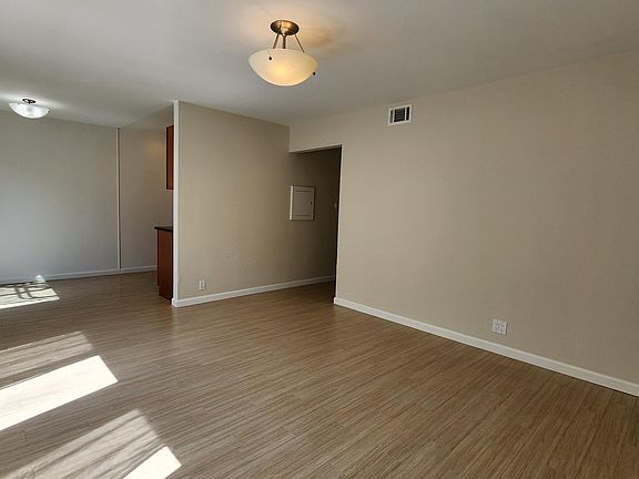3rd image of 1400 Castro St APT 3