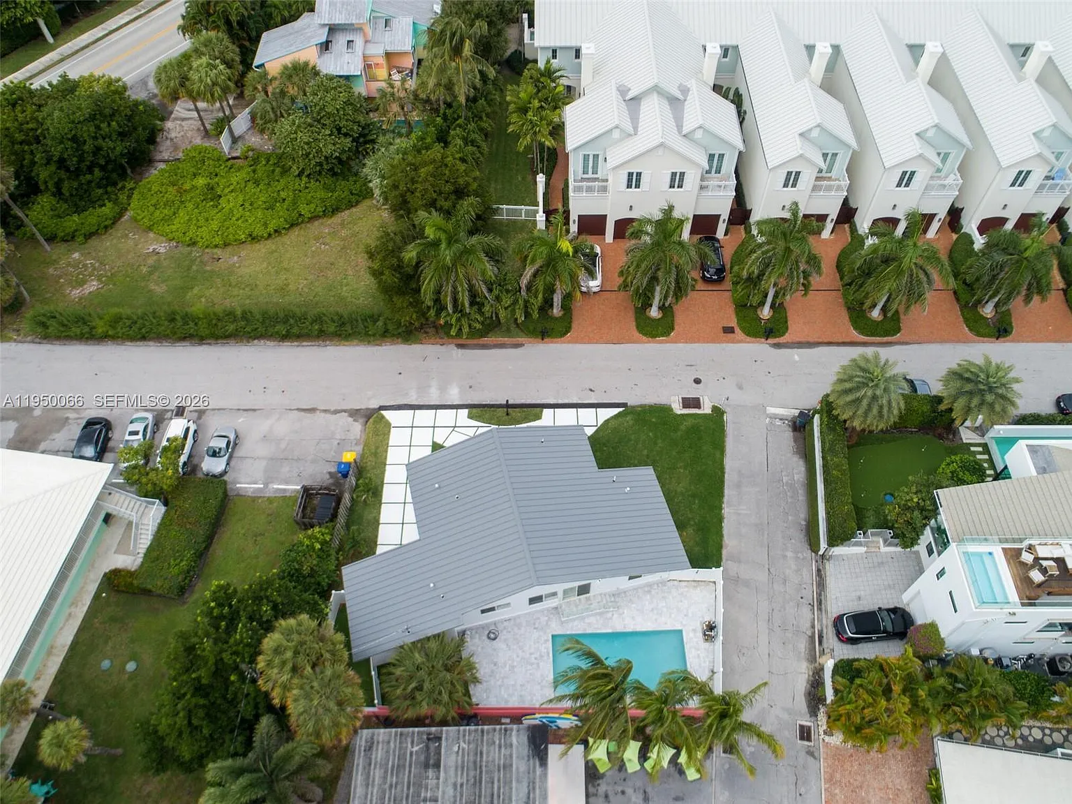 3 bed, 3.0 bath, 1342 sqft, $10,000 — Photo 4