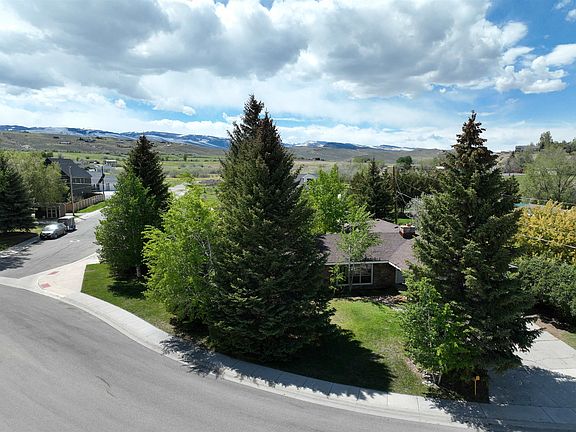 3rd image of 1285 Goodrich Dr