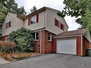 152 E Midland Ave, Paramus, NJ 07652