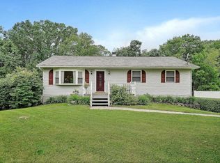 8 Elizabeth Ter, Wappingers Falls, NY 12590