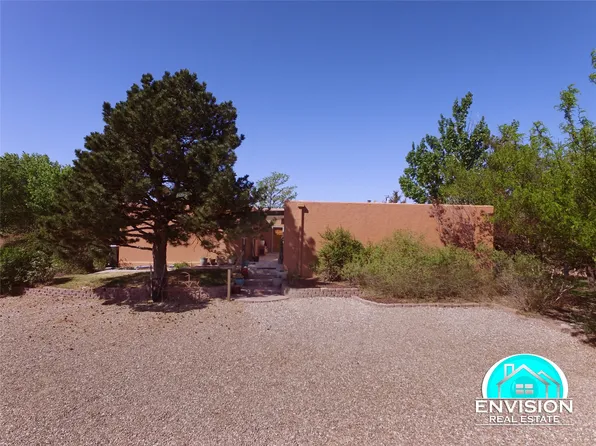 2470 W Cactus Ln, Garden City, KS 67846