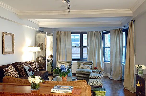 Sold by Sloane Square | media 19