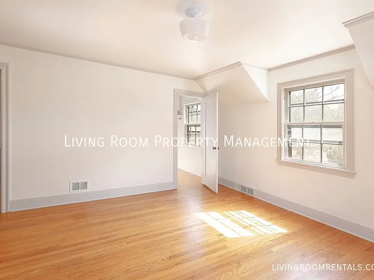 6445 N Williams Ave — Photo 10