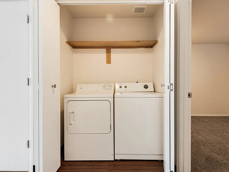 Park Avenue Village Apartments — Photo 17