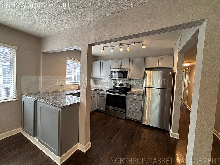 3704 Wyandotte St #5 — Photo 1