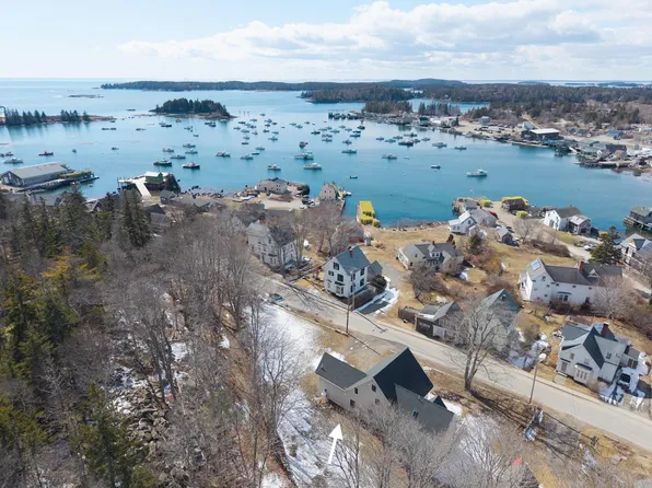 46 Atlantic Avenue, Vinalhaven, ME 04863
