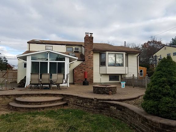3rd image of 206 Alexander Ave
