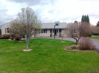 S29W31782 Roberts Rd, Waukesha, WI 53188