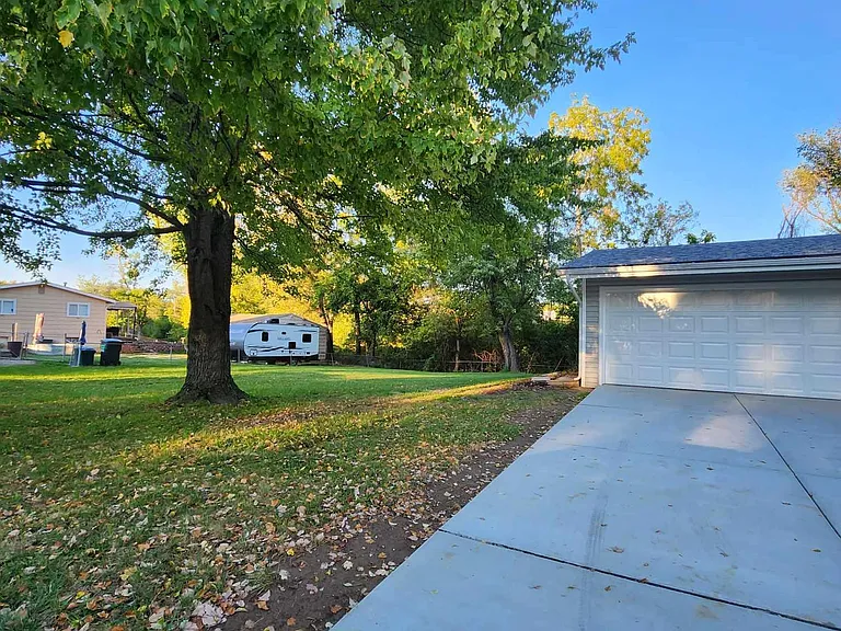 1732 Christine Dr — Photo 4
