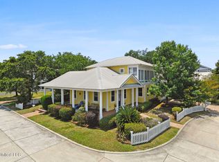 15 Chapel Hill Rd, Bay St Louis, MS 39520