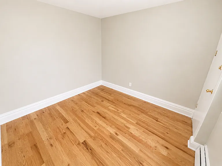 81 S 14th St #3 — Photo 8