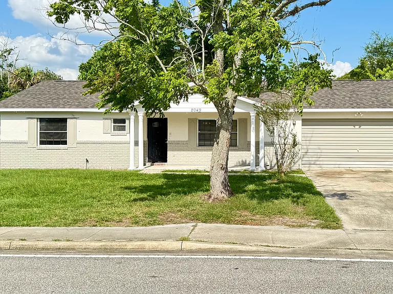 2049 N Normandy Blvd — Photo 10