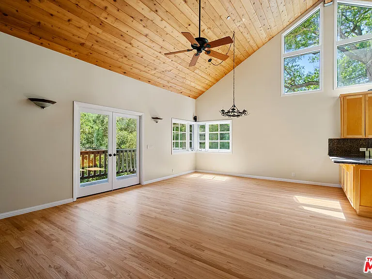 20912 Fontaine Rd — Photo 15